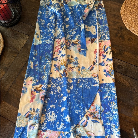 Immaculate Style Blue Multi Scarf Print Satin Wrap Midi Skirt NWT size large - Picture 4 of 5